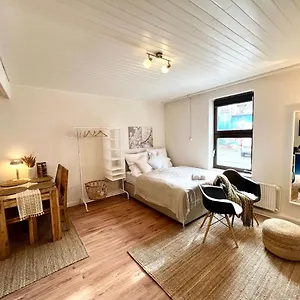  Apartment Gemuetliches Im Viertel Mit Flair - Zentral Deutschland